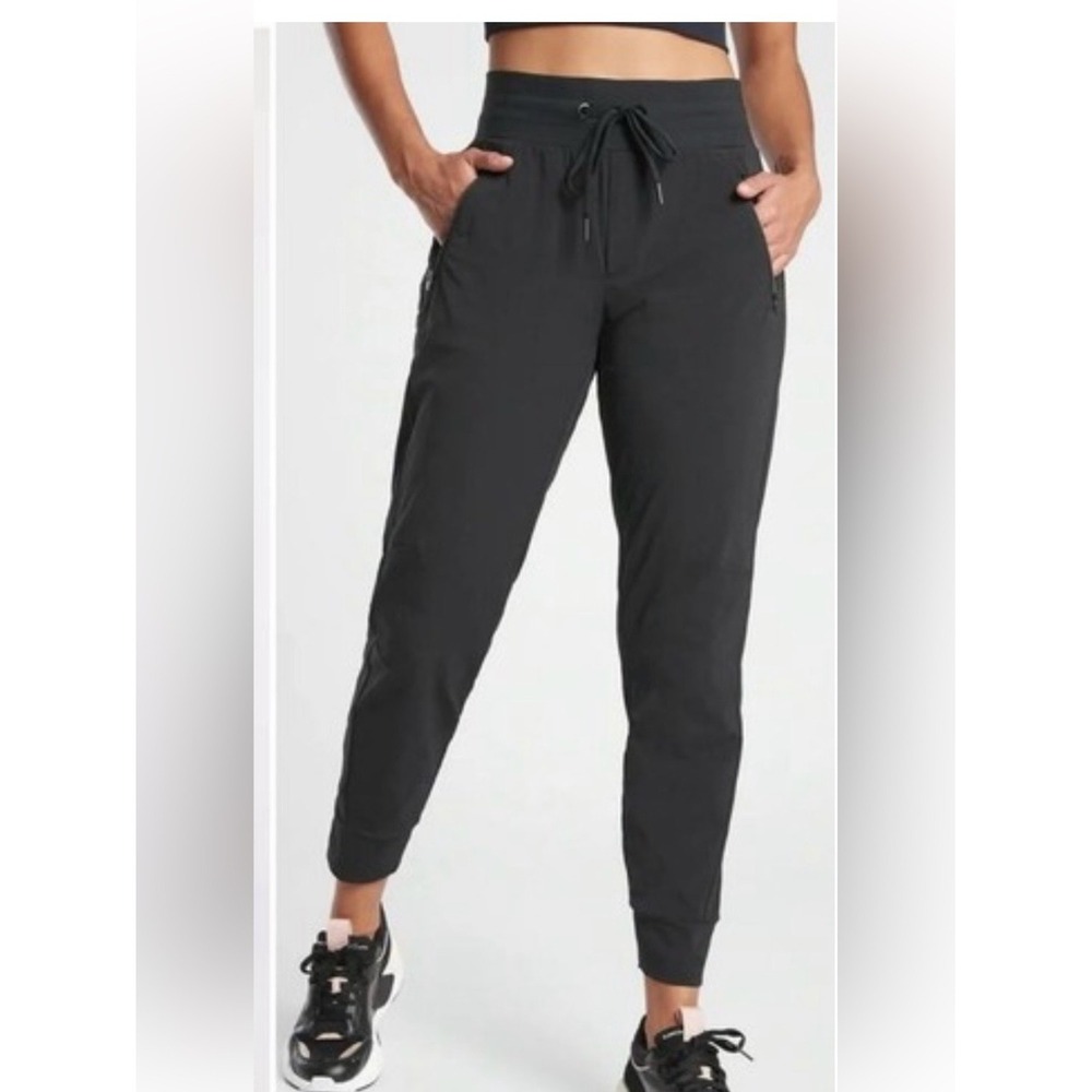 Athleta Trekkie North Jogger Pants Womens 6 Black Travel Hiking Athletic